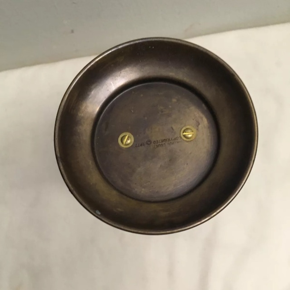 ARTHUR COURT Frog Brass & Wood Candle Holder - Picture 5 of 6